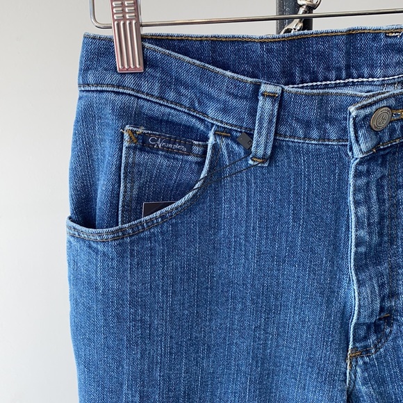 Wrangler Strait Leg Jeans - Picture 2 of 3